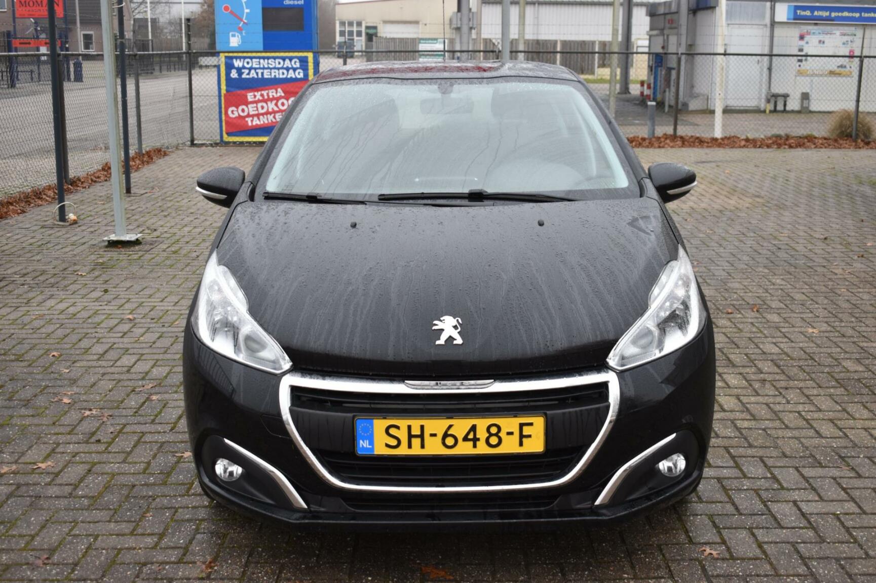 Peugeot-208-4