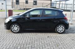 Peugeot-208-1